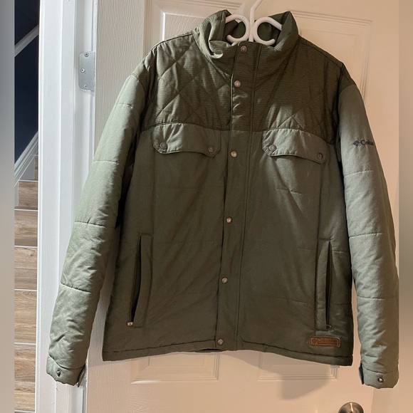 Men’s kahki green Columbia winter jacket. - Picture 1 of 9